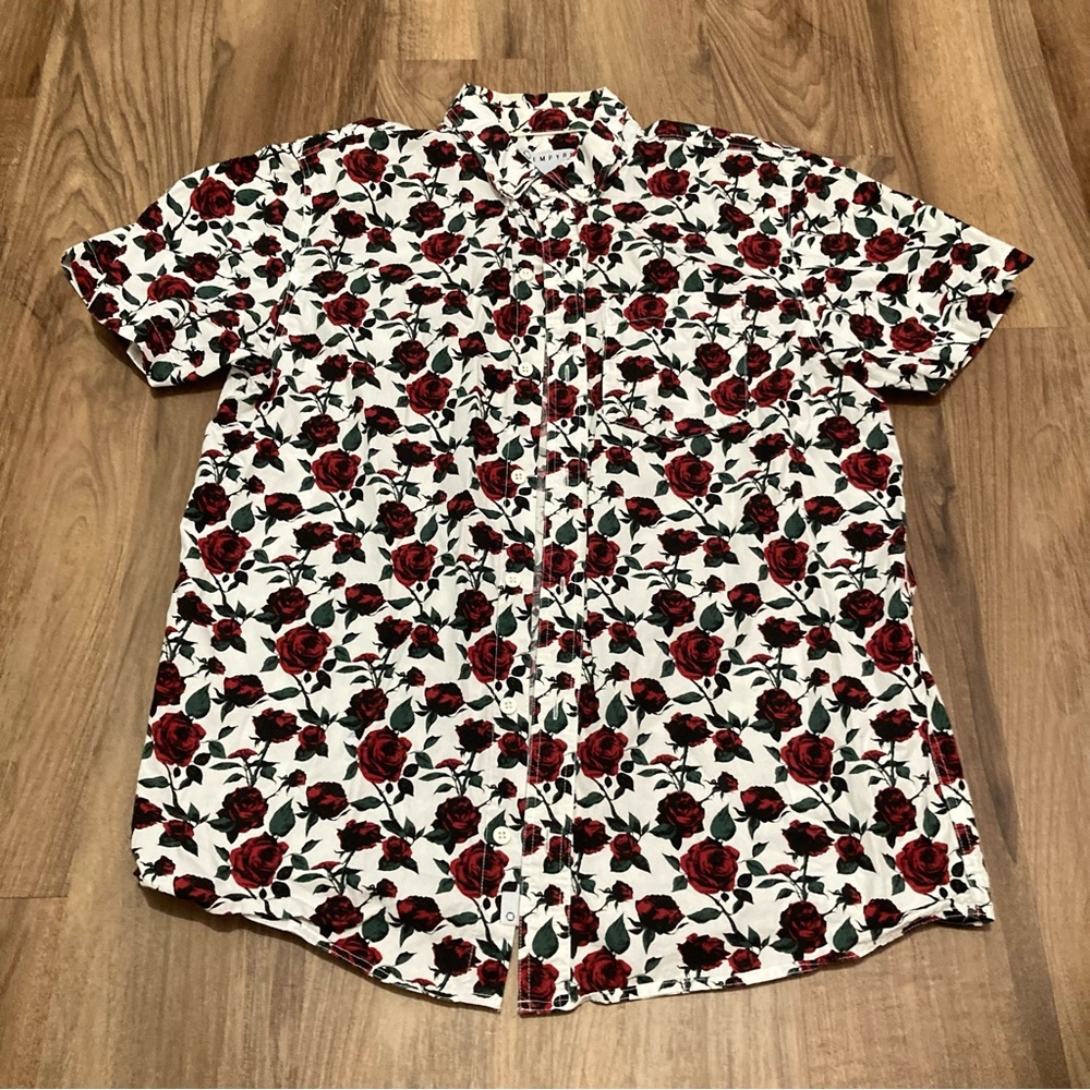 Short Sleeve Red Rose Print Button-Up Shirt - Men's Sz M